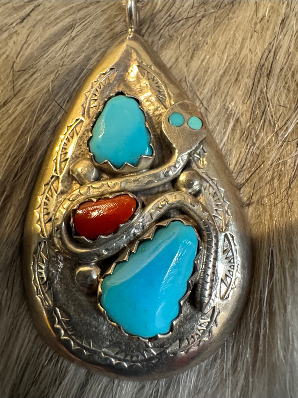 Vintage Native American Sterling Teardrop Pendant Necklace with Turquoise & Red - Picture 8 of 9